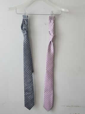 Two-Piece Men's Tie Set — Navy Pattern & Pink Geometric Neckties. New Without Ta